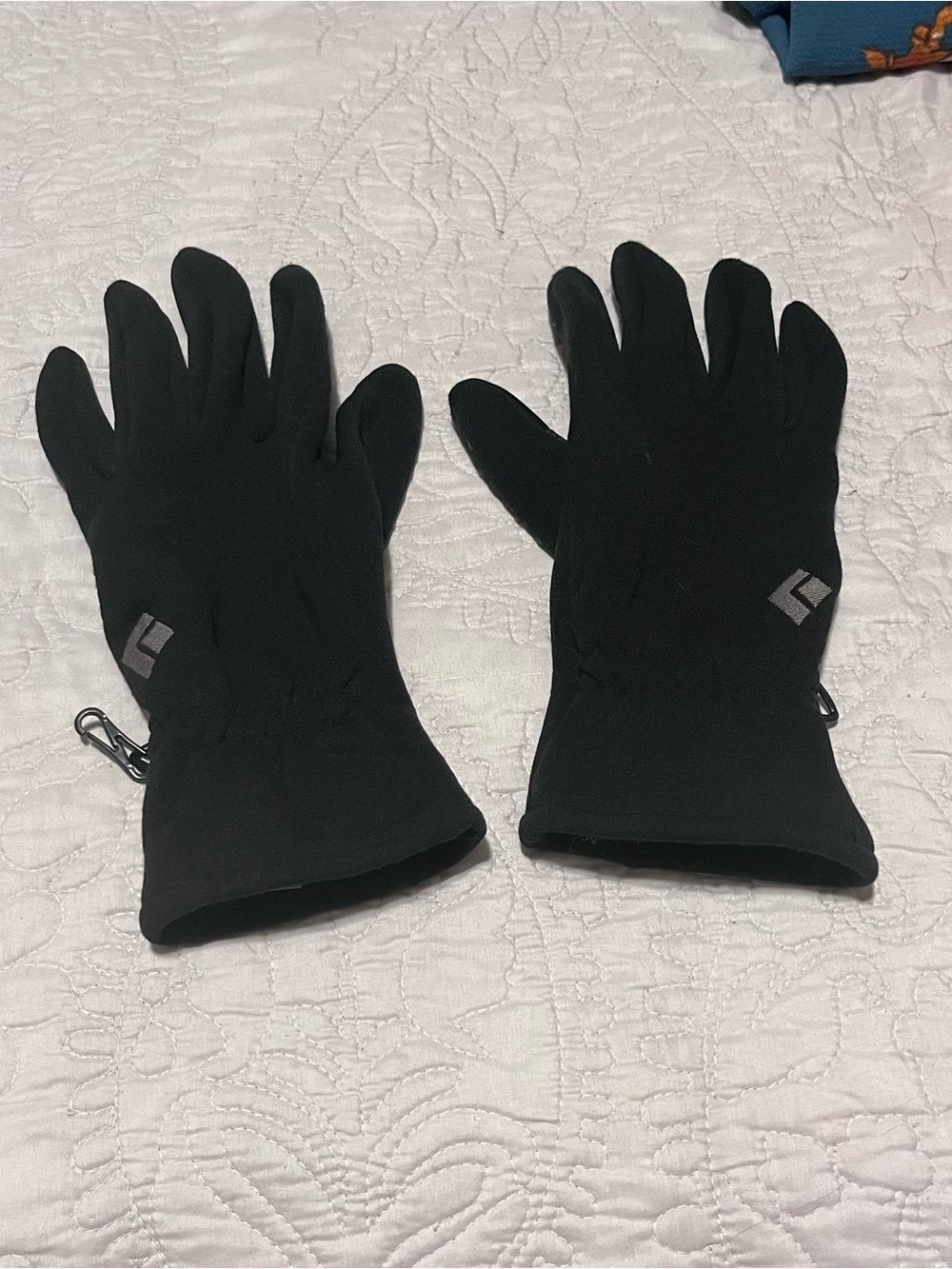 Black Fleece-Lined Outdoor Gloves with Reflective Logo